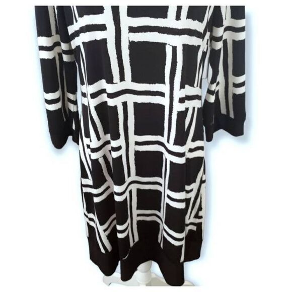 TIANA B. BLACK & WHITE DRESS SZ.L EUC. - Picture 4 of 9